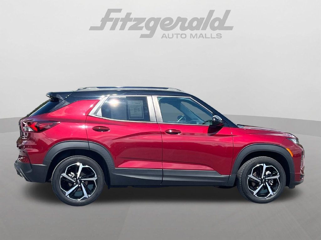 Used 2023 Chevrolet TrailBlazer RS w/ Sun and Liftgate Package AWD/4WD image 3