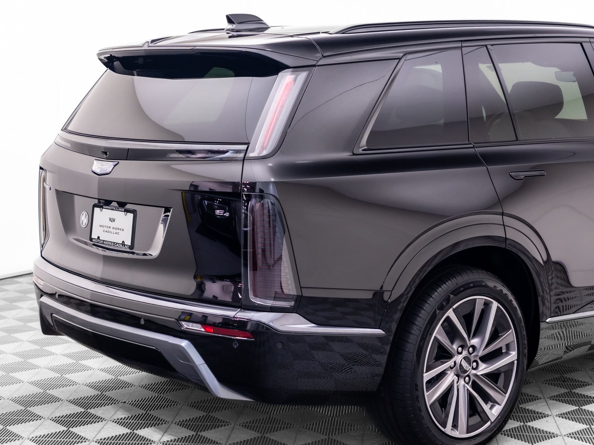 New 2027 Cadillac Vistiq Sport w/ LPO, Floor Liner Package AWD/4WD image 32