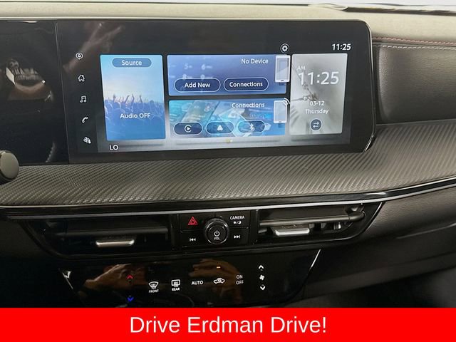Used 2025 Nissan Kicks SR FWD image 19