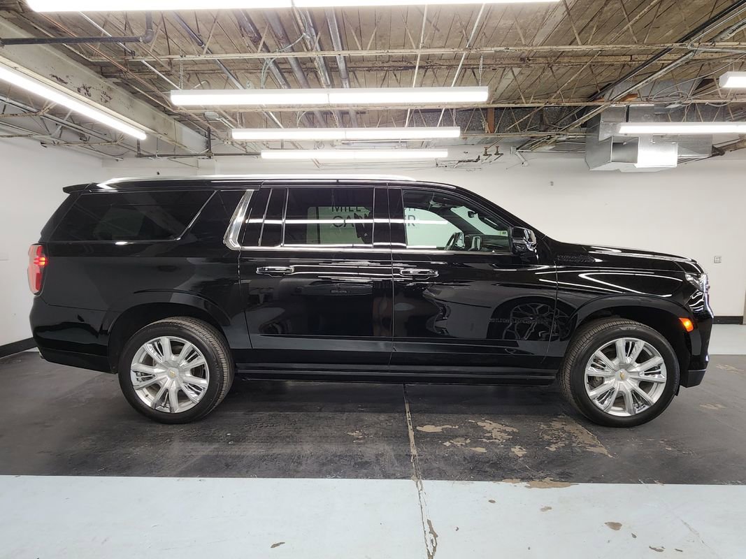Used 2023 Chevrolet Suburban High Country image 10