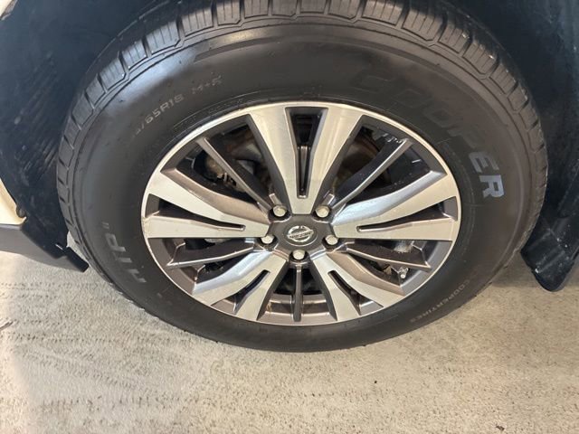 Used 2017 Nissan Pathfinder SL w/ SL Premium Package image 27
