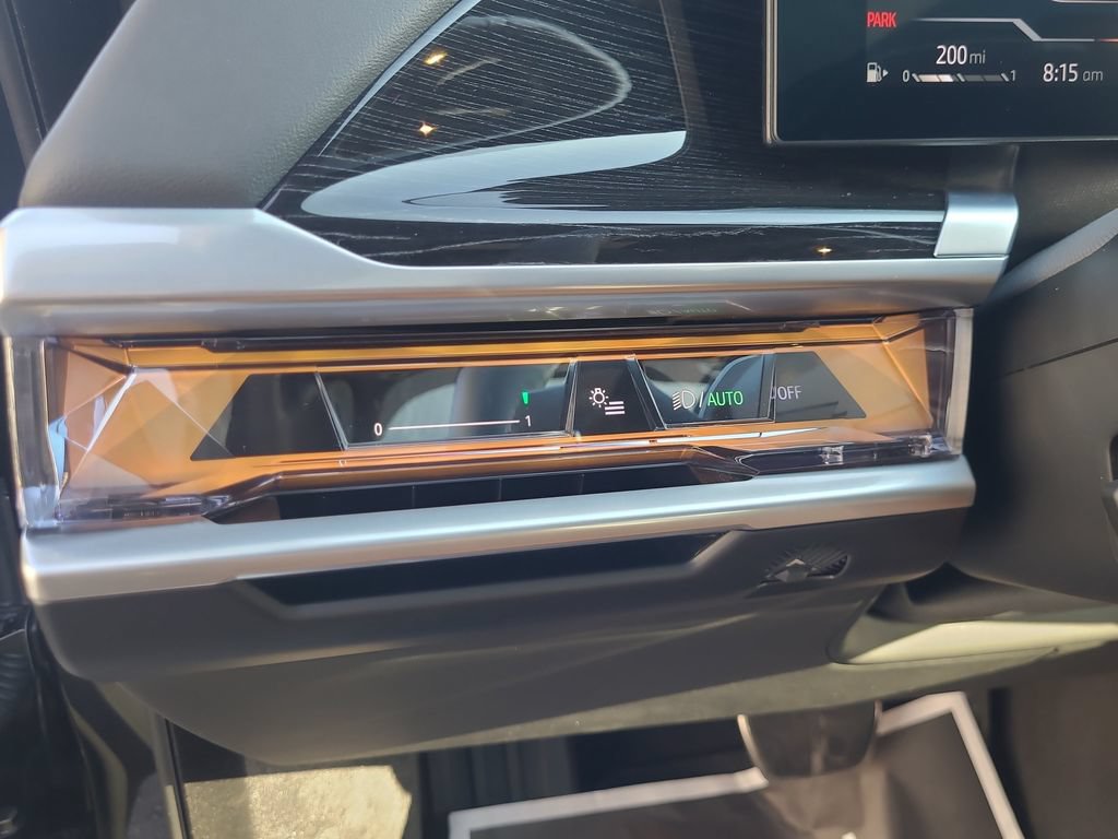 Used 2025 BMW 740i xDrive AWD/4WD image 23