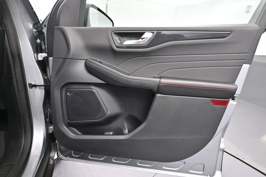 Used 2023 Ford Escape ST-Line w/ Tech Pack #1 AWD/4WD image 36