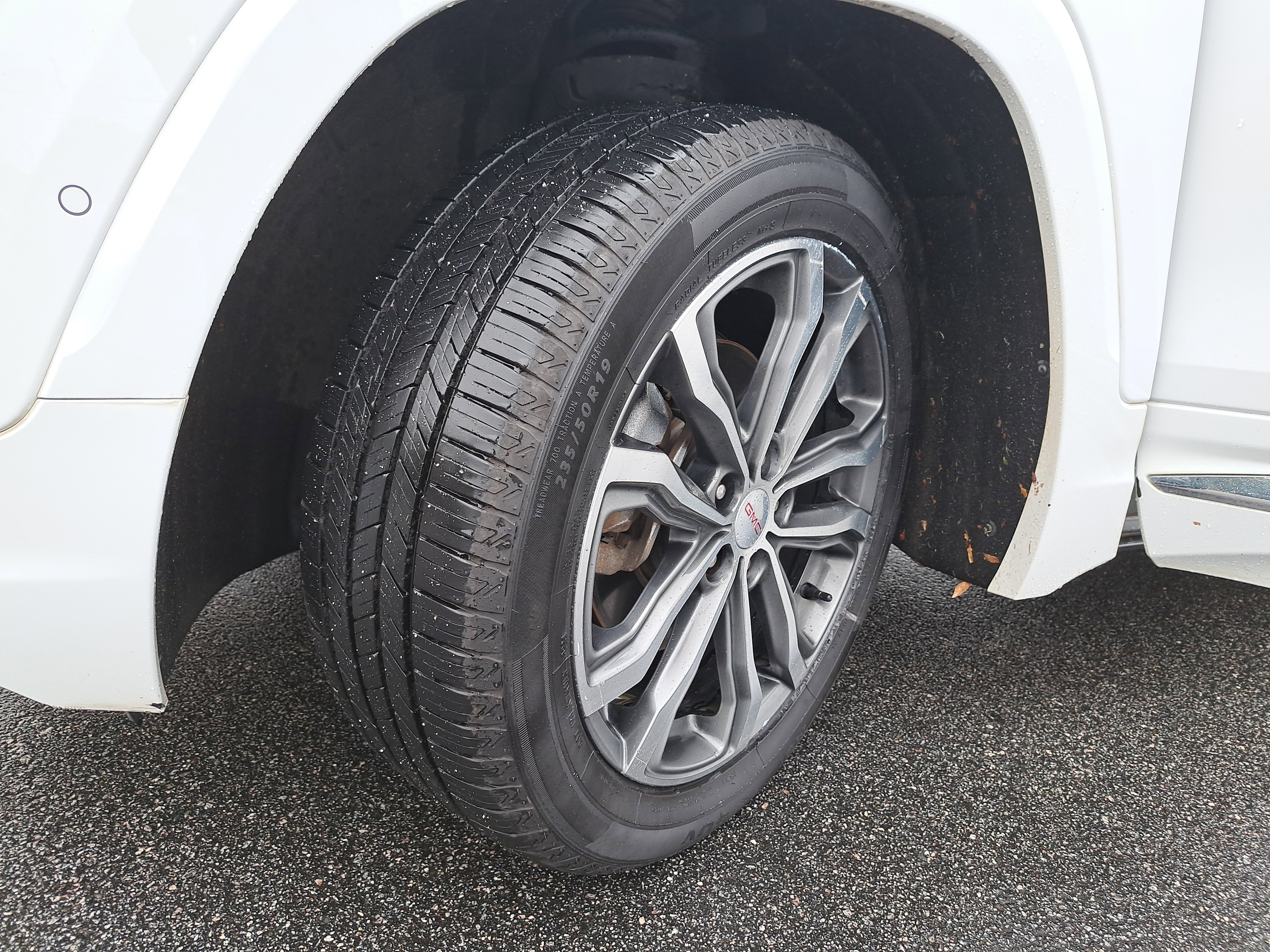 Used 2018 GMC Terrain Denali w/ Advanced Safety Package image 31