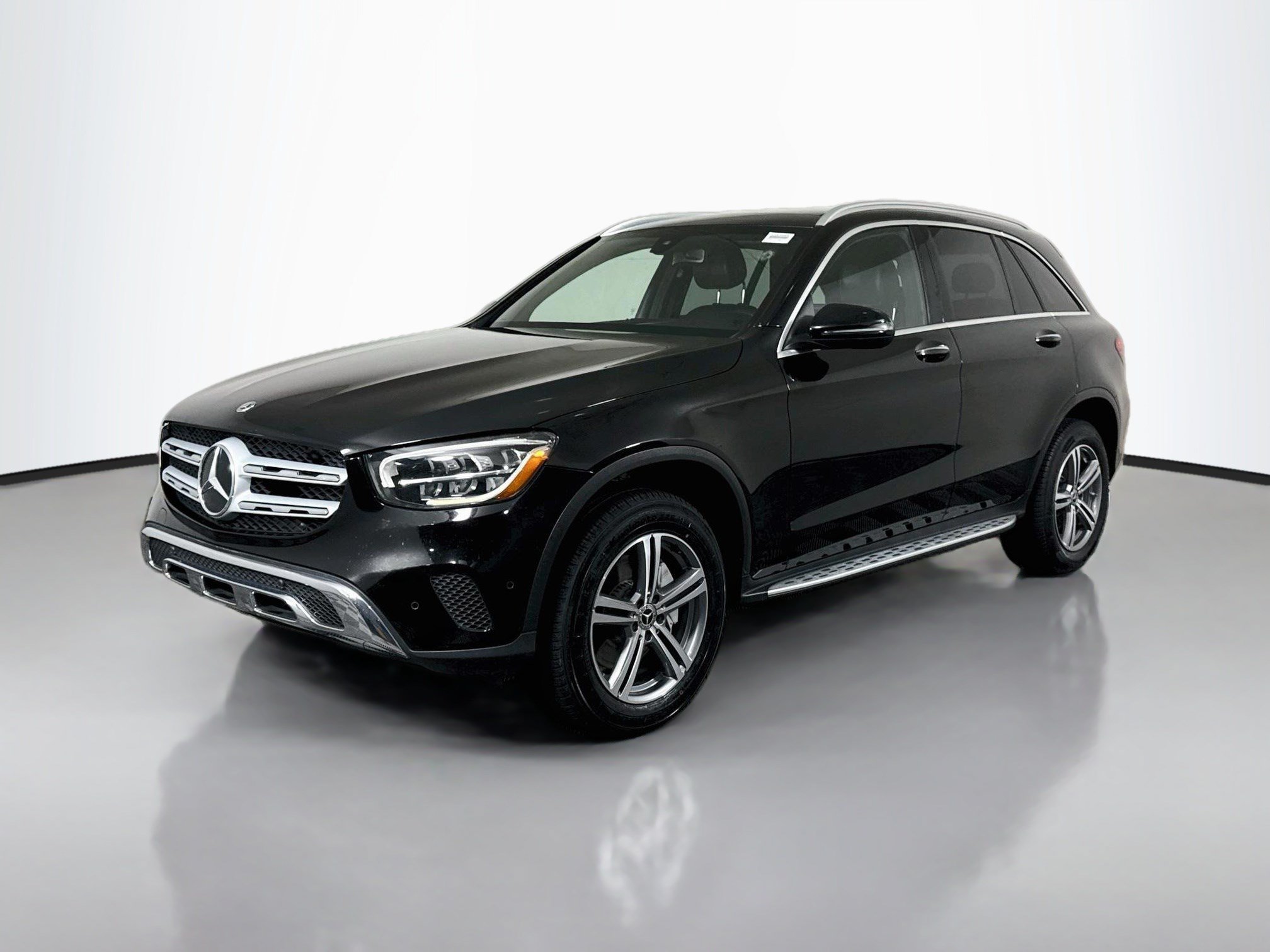 Used 2021 Mercedes-Benz GLC 300 w/ Premium Package image 4
