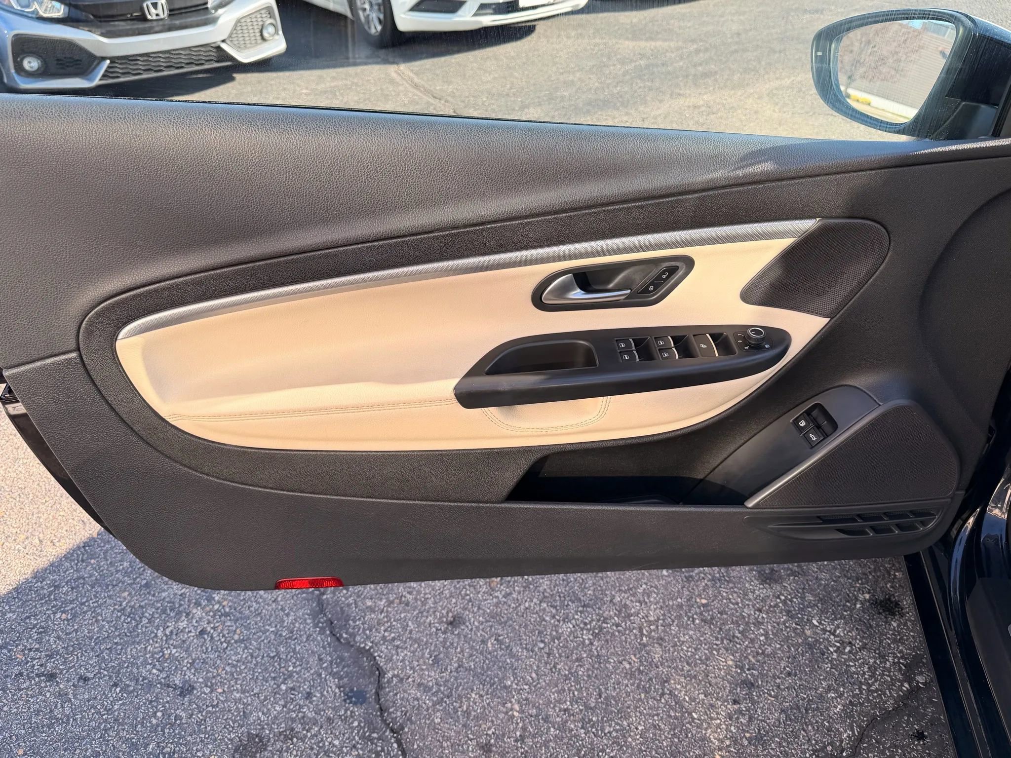 Used 2015 Volkswagen Eos Final Edition image 11