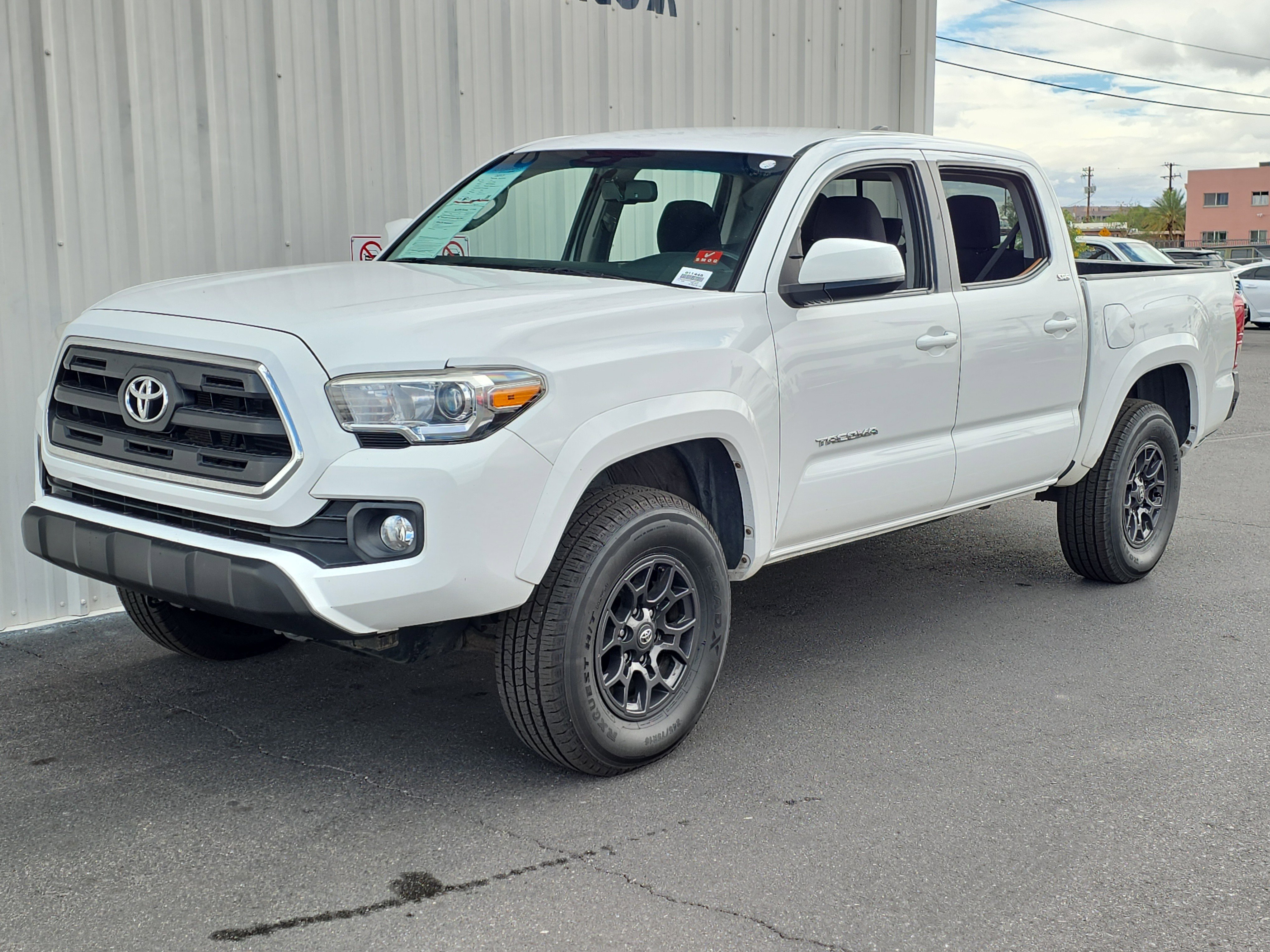 Used 2017 Toyota Tacoma SR5 w/ Tow Package image 3