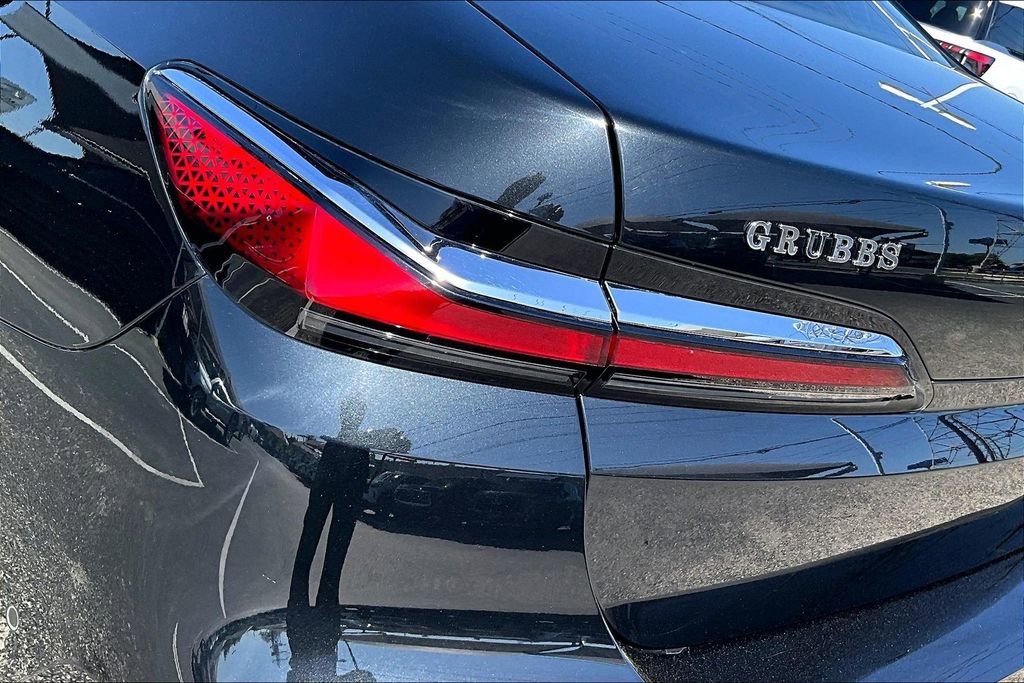 Used 2024 BMW 740i image 40