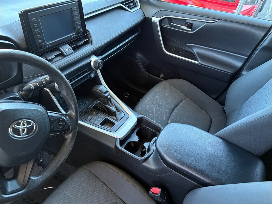 Used 2021 Toyota RAV4 XLE AWD/4WD image 20