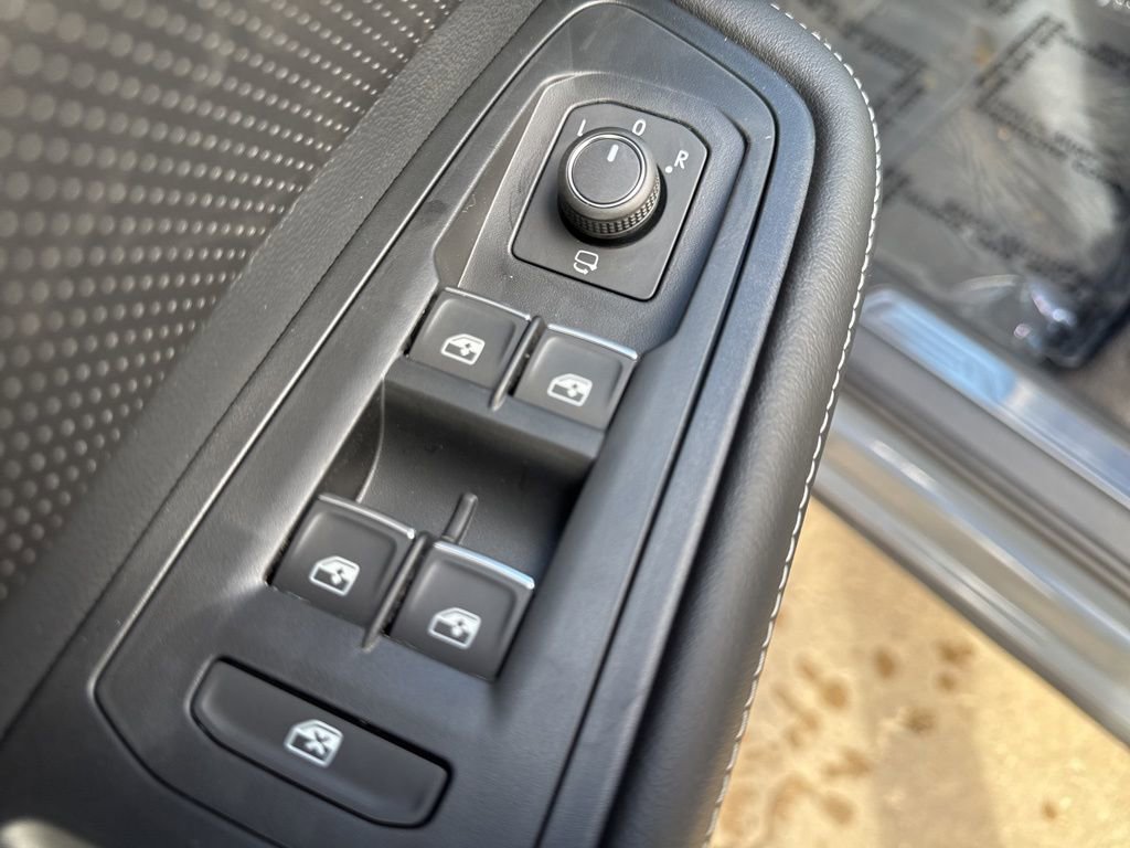 New 2026 Volkswagen Atlas Cross Sport SEL Premium R-Line image 11