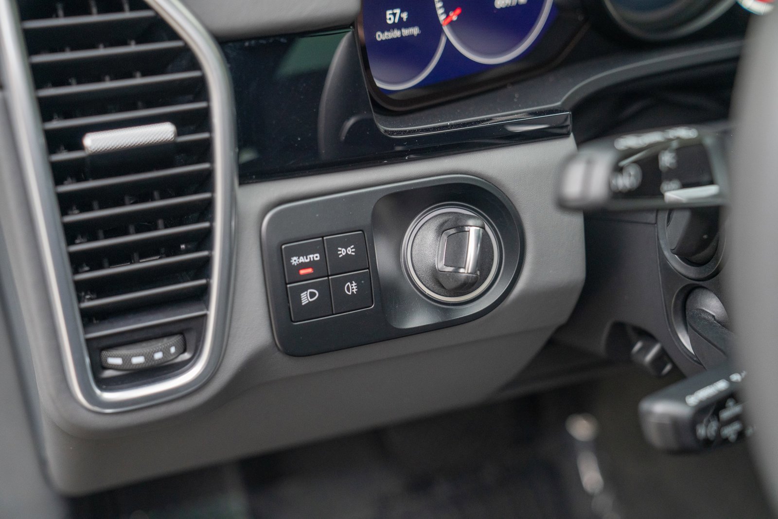 Used 2023 Porsche Cayenne image 12