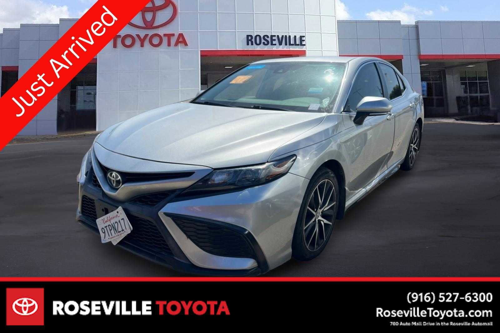 Used 2021 Toyota Camry SE w/ Convenience Package image 1