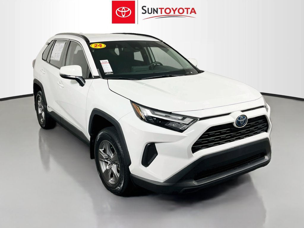 Used 2024 Toyota RAV4 XLE AWD/4WD image 1