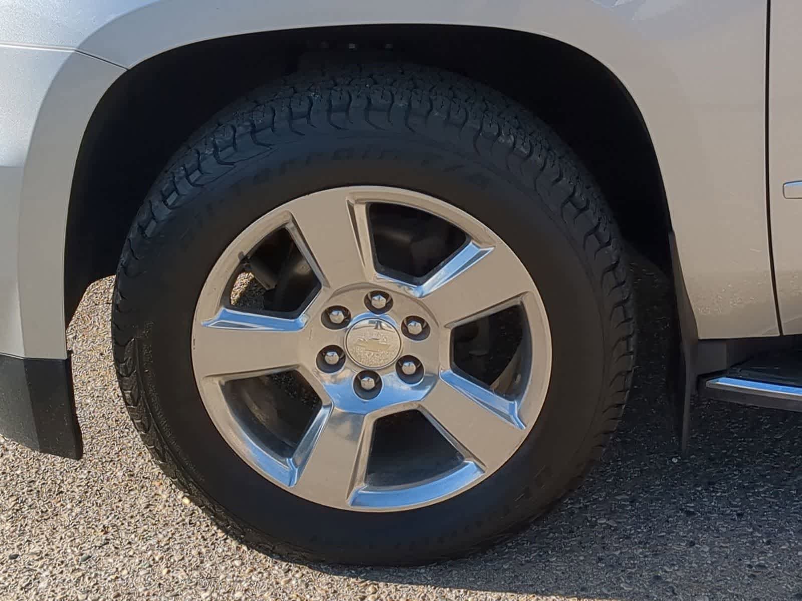 Used 2020 Chevrolet Tahoe Premier w/ Premier 6.2L Value Package image 14