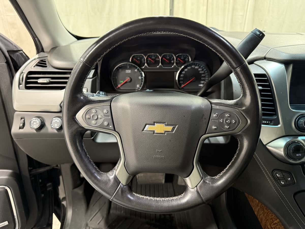 Used 2020 Chevrolet Suburban Premier image 12