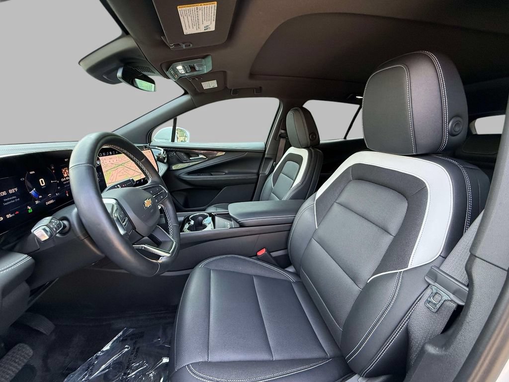 Used 2024 Chevrolet Blazer EV LT AWD/4WD image 2