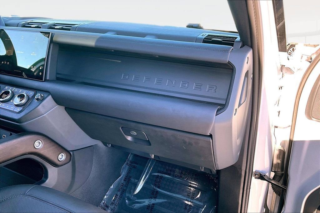 Certified 2024 Land Rover Defender 130 X image 25
