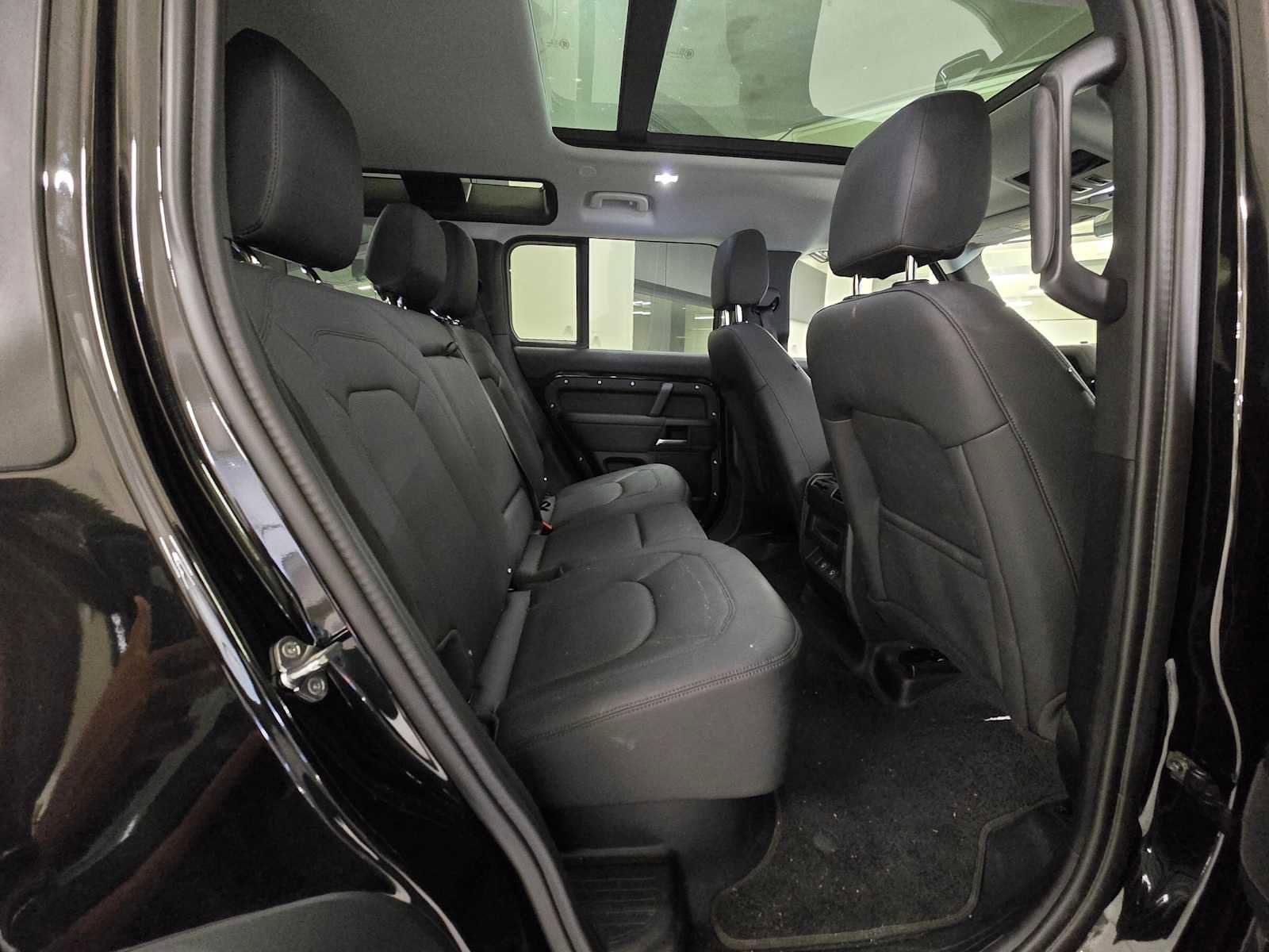 Used 2025 Land Rover Defender 110 S AWD/4WD image 12