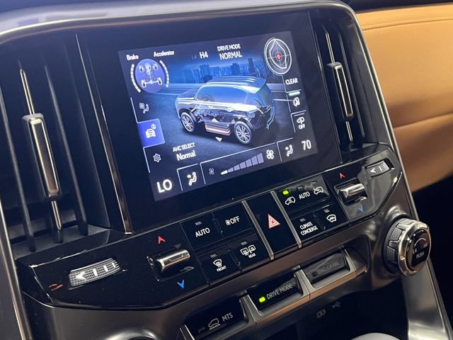 Certified 2024 Lexus LX 600 4WD w/ Luxury Package image 20