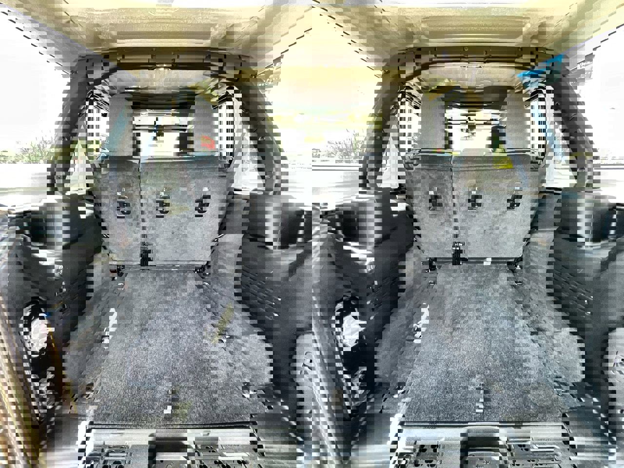 Used 2025 Jeep Wrangler Unlimited Rubicon image 24