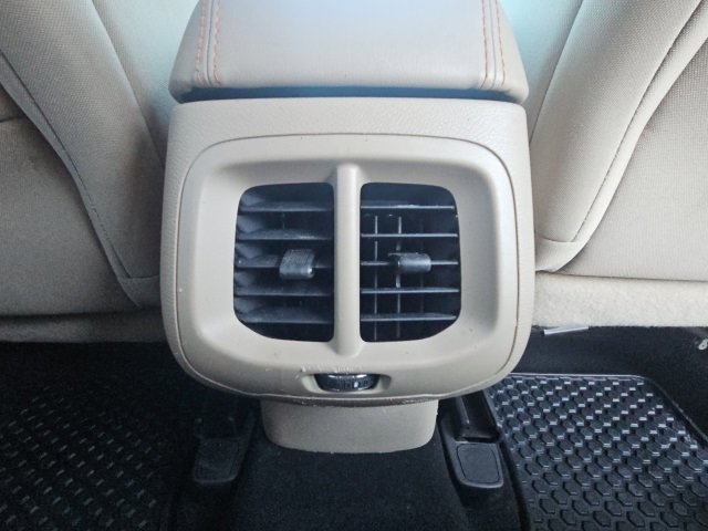 Used 2020 Jeep Cherokee Latitude w/ Cold Weather Group image 13