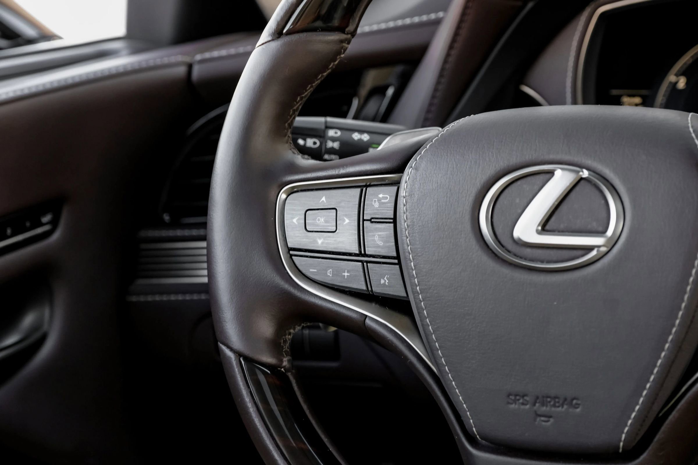 Used 2019 Lexus LS 500 w/ Interior Upgrade Package image 19