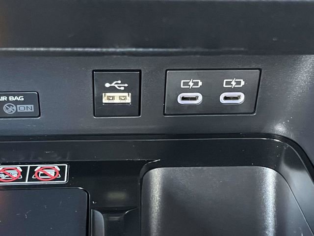 Used 2025 Toyota Camry SE image 16
