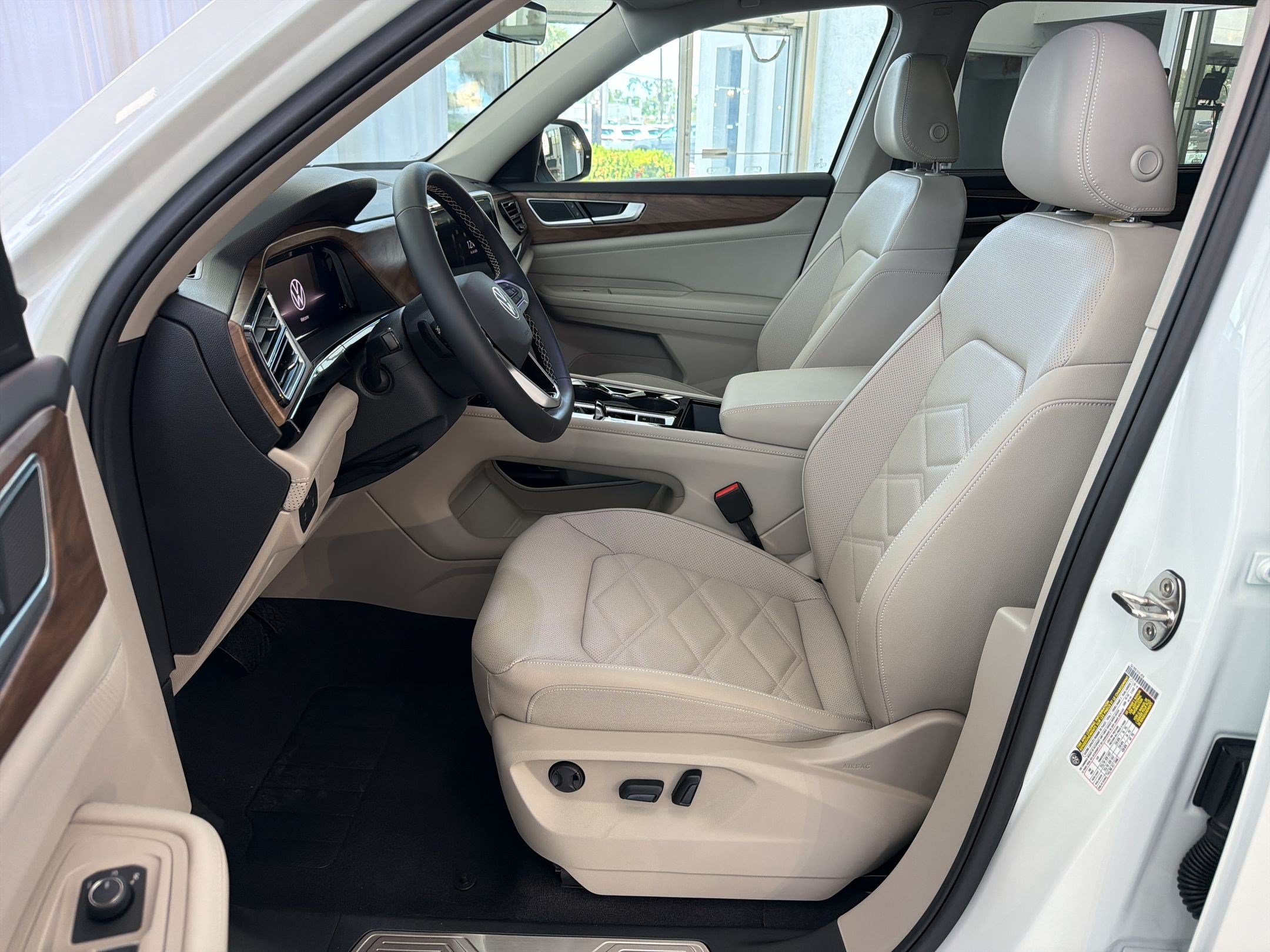 New 2026 Volkswagen Atlas SE FWD image 5