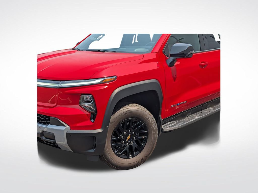 Used 2025 Chevrolet Silverado EV LT AWD/4WD image 28