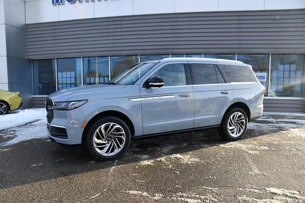 New 2025 Lincoln Navigator Reserve image 2