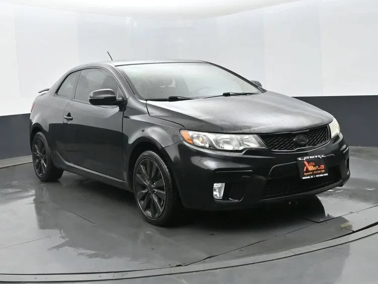 Used 2012 Kia Forte Koup SX w/ Leather Pkg FWD image 2