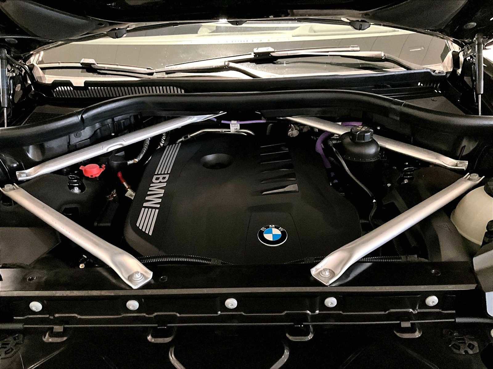 Used 2024 BMW X7 xDrive40i w/ M Sport Package image 24