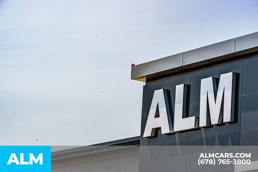 Used 2024 Chrysler Pacifica Select image 54