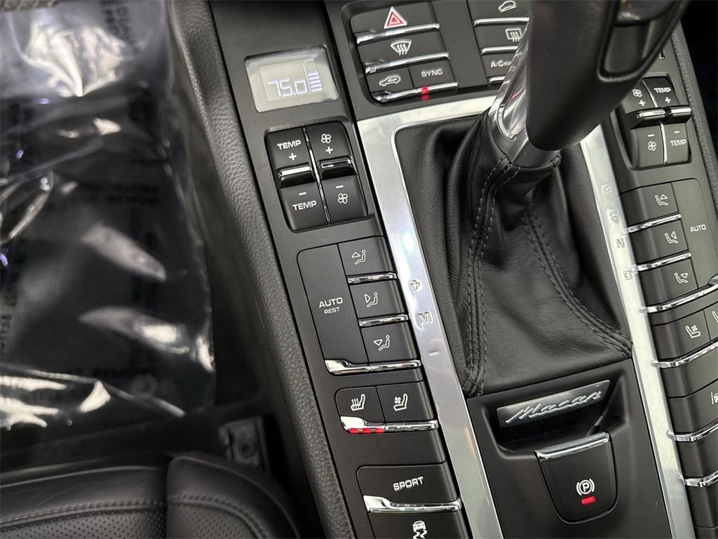 Certified 2021 Porsche Macan S image 31