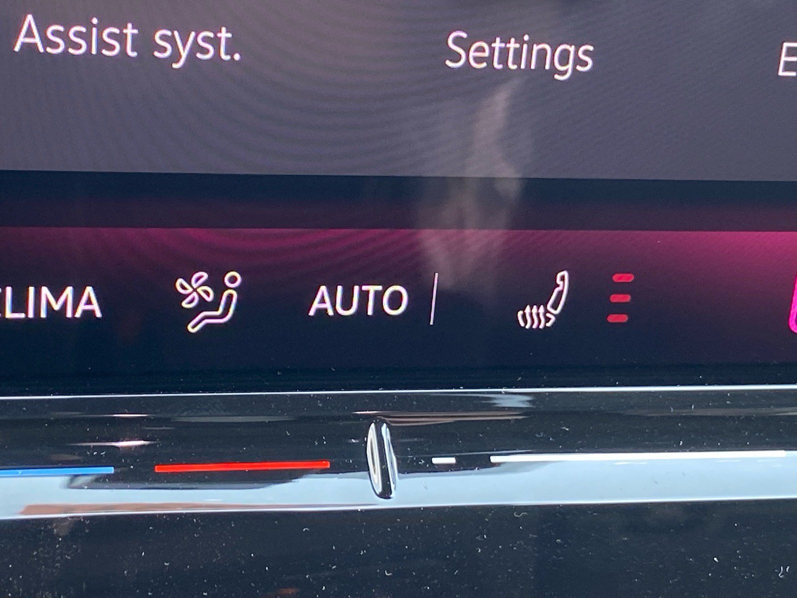 New 2026 Volkswagen Tiguan SE R-Line AWD/4WD image 10