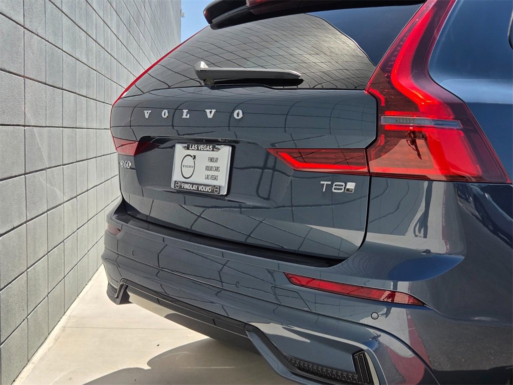 New 2026 Volvo XC60 T8 Core image 8