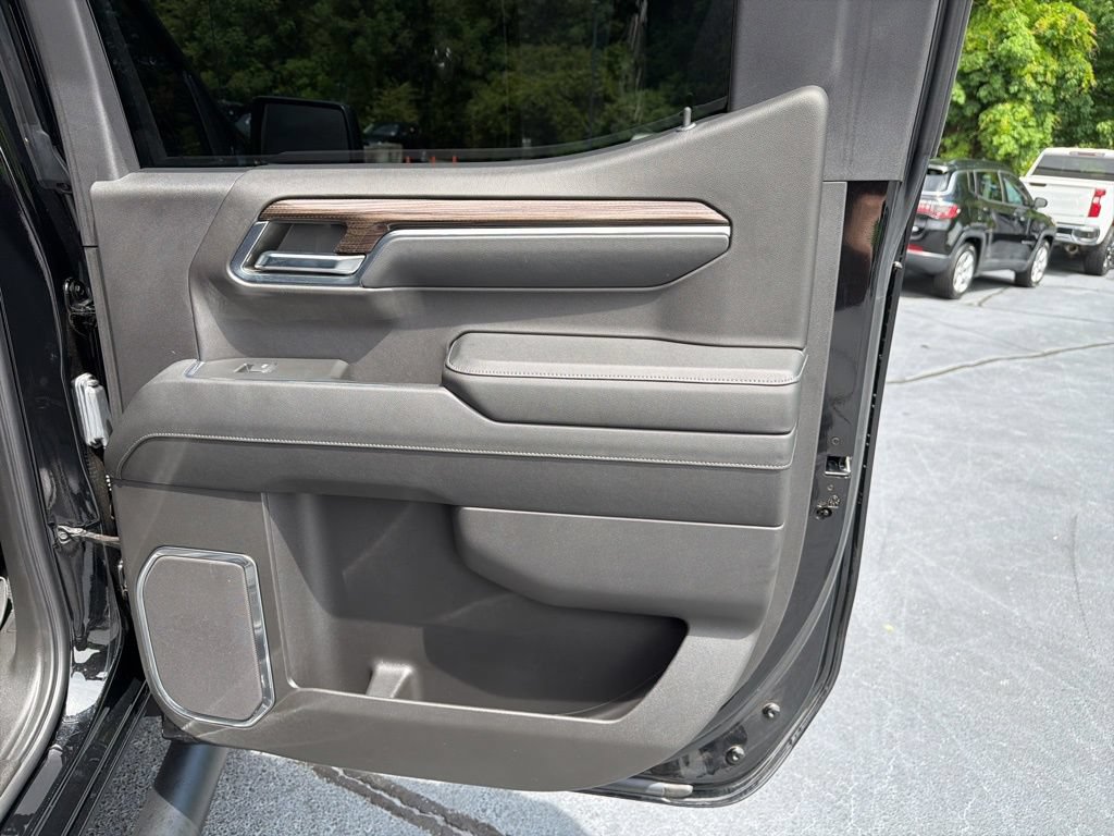Used 2024 Chevrolet Silverado 1500 LT Trail Boss w/ LT Trail Boss Premium Package AWD/4WD image 30