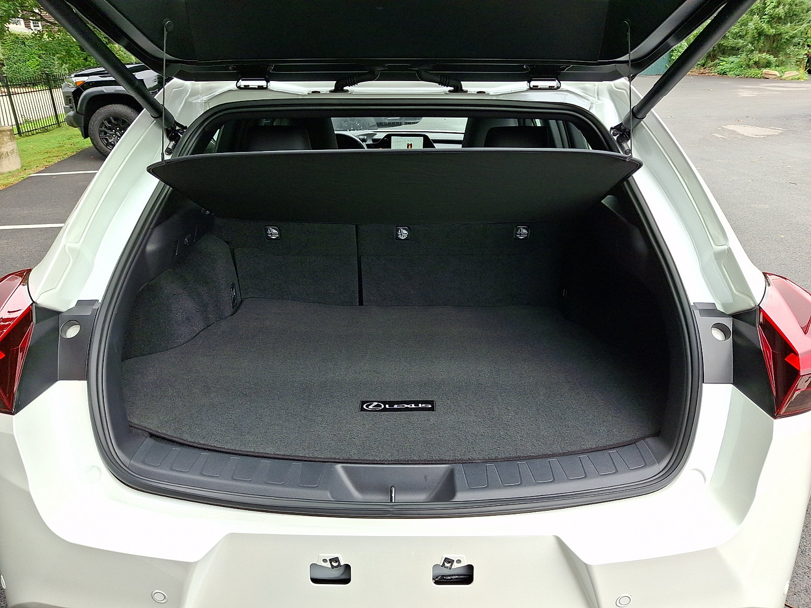 Certified 2025 Lexus UX 300h AWD w/ Accessory Package (Z1) image 28