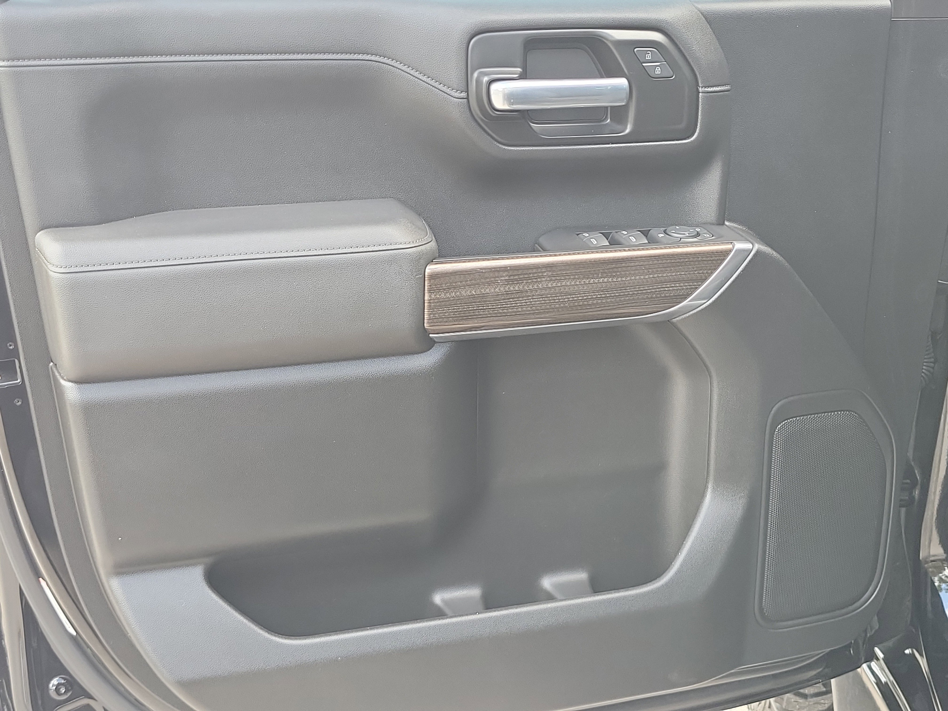 Used 2021 Chevrolet Silverado 1500 RST image 17