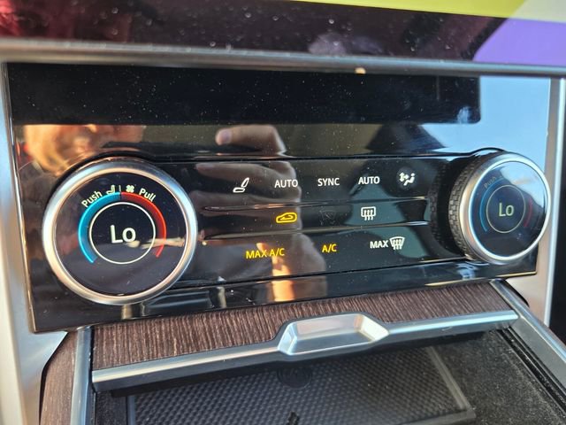 Used 2023 Land Rover Range Rover Long Wheelbase SE image 24