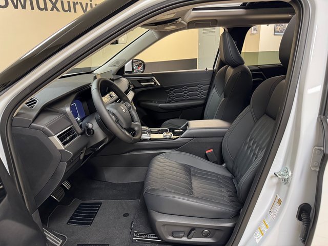 New 2025 Mitsubishi Outlander SEL image 9
