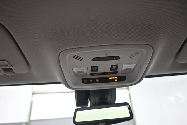 Used 2019 Chevrolet Traverse Premier w/ Driver Confidence II Package FWD image 8