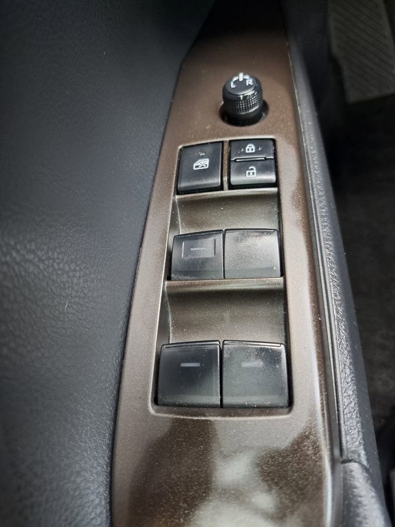 Used 2023 Toyota Camry SE image 16