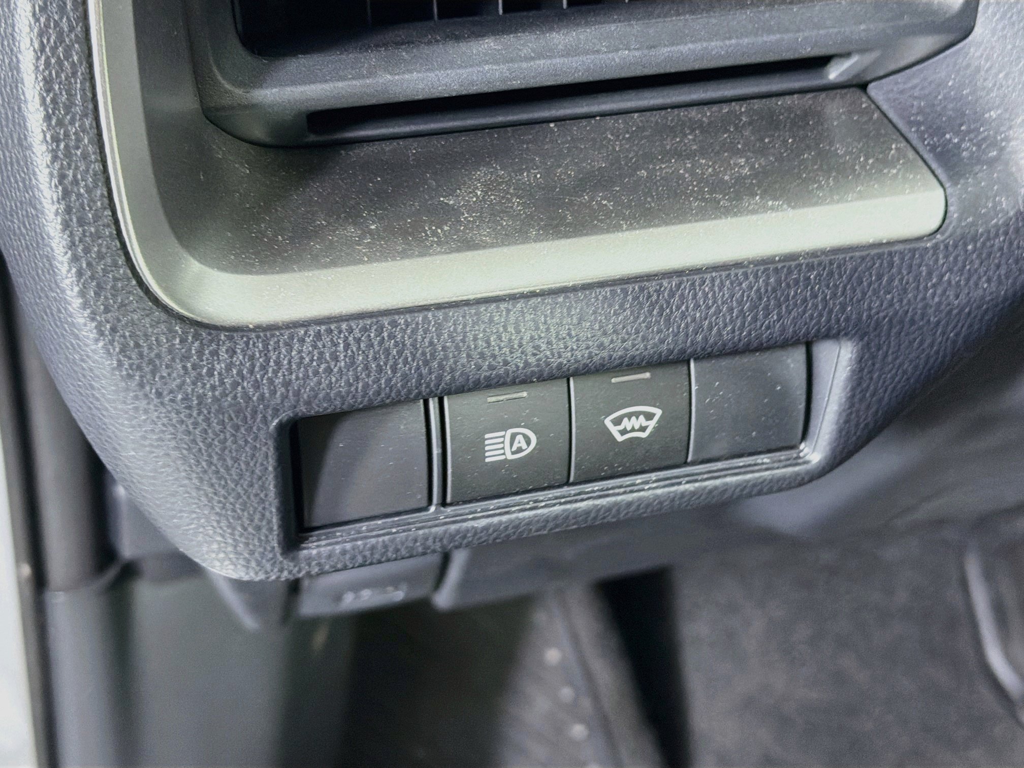 Used 2026 Toyota Prius LE FWD image 17