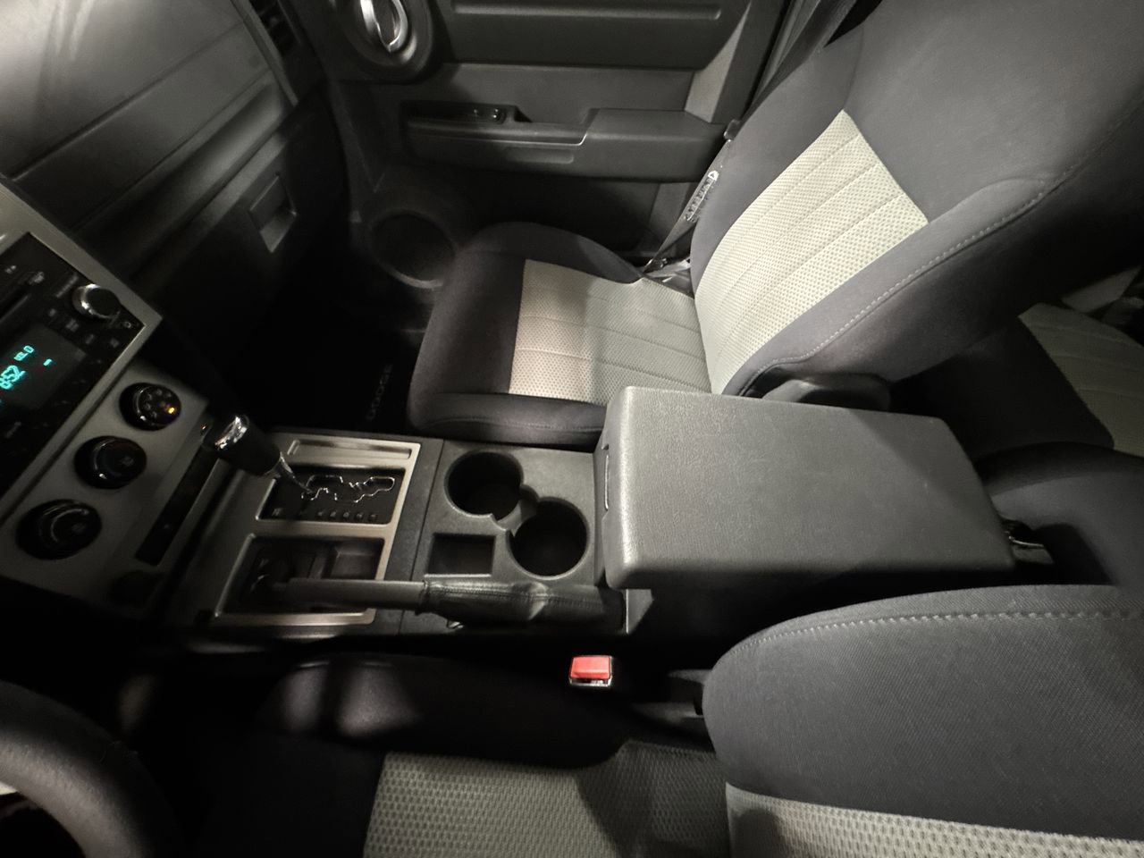 Used 2010 Dodge Nitro SE AWD/4WD image 27