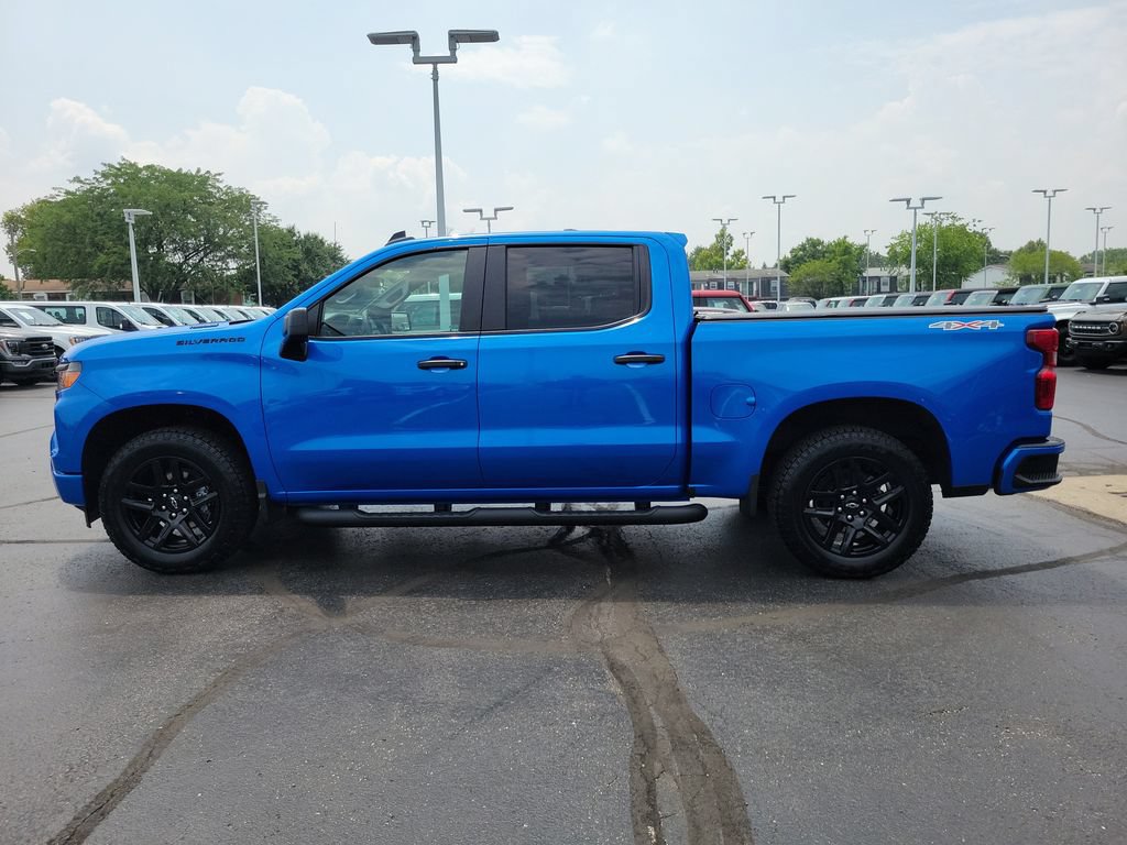 Used 2025 Chevrolet Silverado 1500 Custom w/ Turbomax Blackout Package AWD/4WD image 7