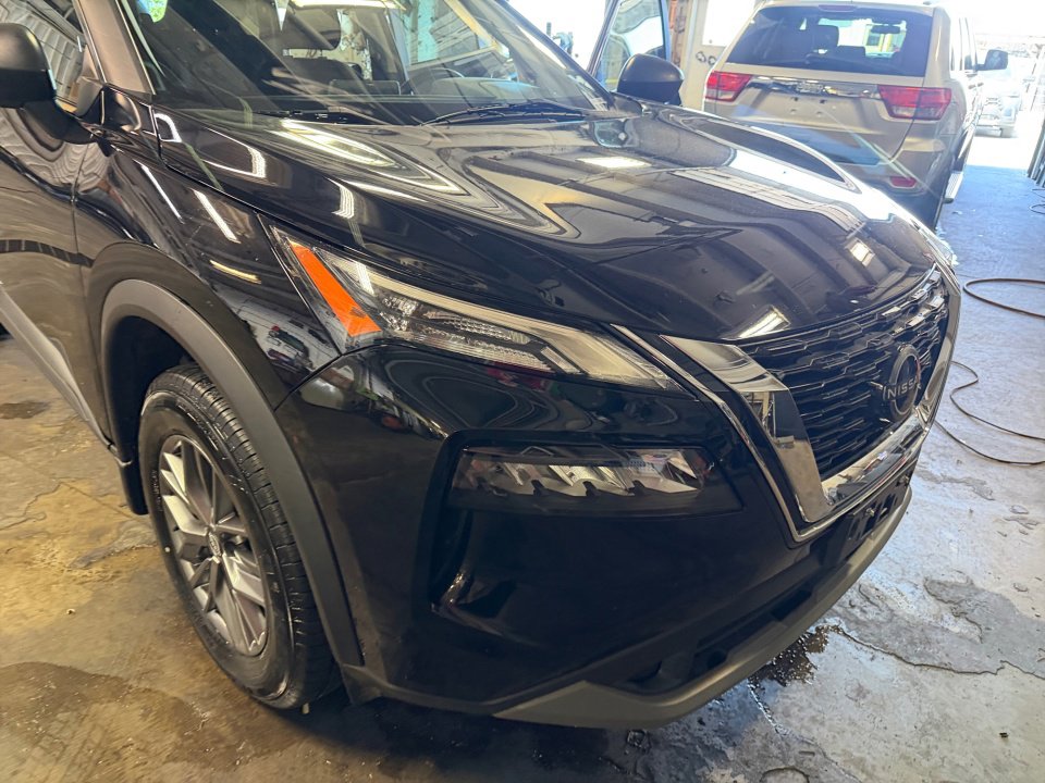 Used 2023 Nissan Rogue S AWD/4WD image 28