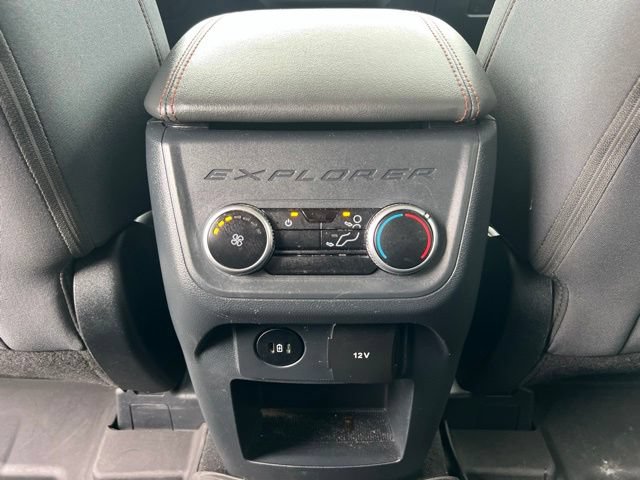 Used 2025 Ford Explorer Active AWD/4WD image 20