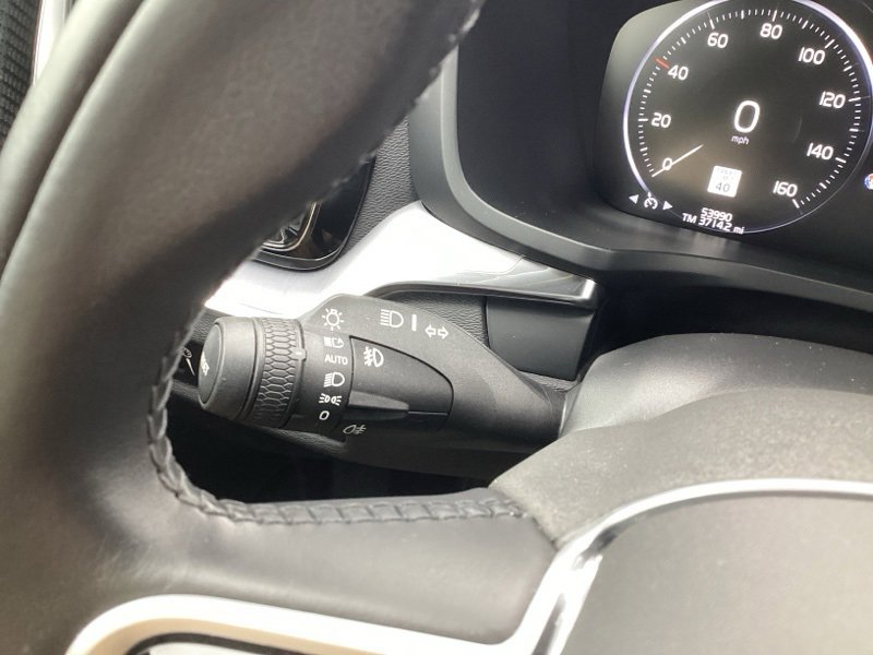 Used 2020 Volvo S60 T6 Momentum image 29