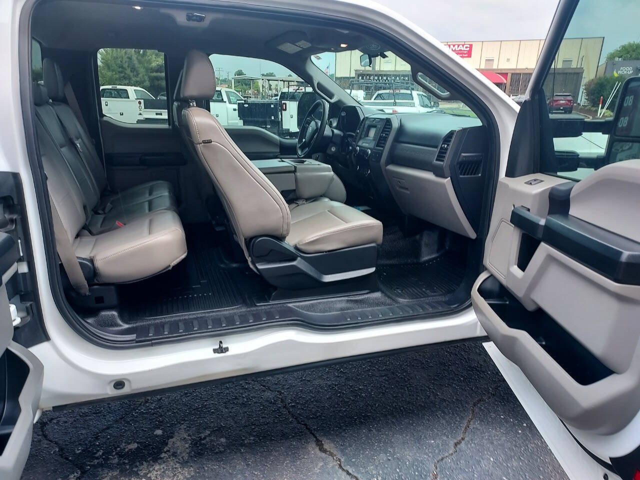 Used 2017 Ford F250 XL w/ Power Equipment Group AWD/4WD image 16